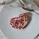 Biscuit-surprise-Fête-des-mères-framboise-rose