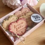 Biscuits artisanaux gourmands décorés pour la fête des mères