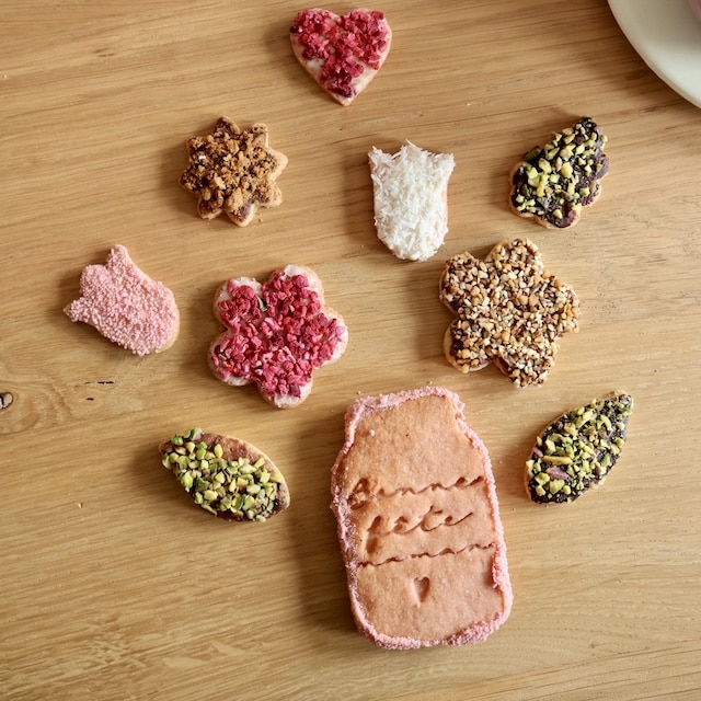 Collection de biscuits artisanaux gourmands pour la fête des mères
