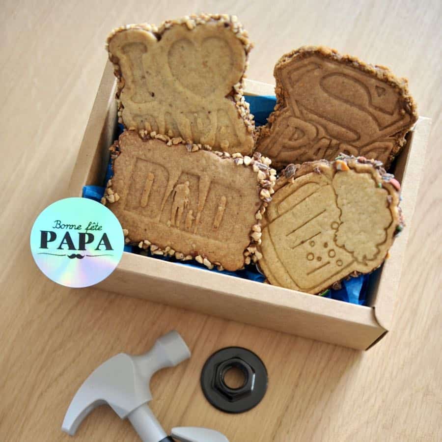 Messages personnalises pour biscuits de fete des peres, idee cadeau gourmand pour papa