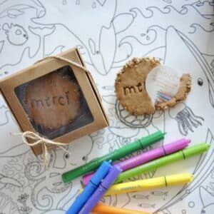 Coffret d'un biscuit personnalise pour maitresse, cadeau gourmand de fin d'annee scolaire