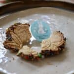 Biscuit personnalisé de Pâques avec prénom et message joyeuses pâques