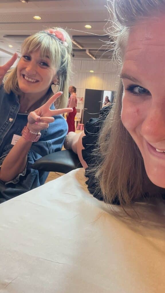 Ophélie Frapart des Secrets de Choue avec Angéline de L'Atelier by Angéline lors d'un salon à Reims